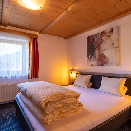 Haus Klaudia Gstrein Längenfeld Exterior foto