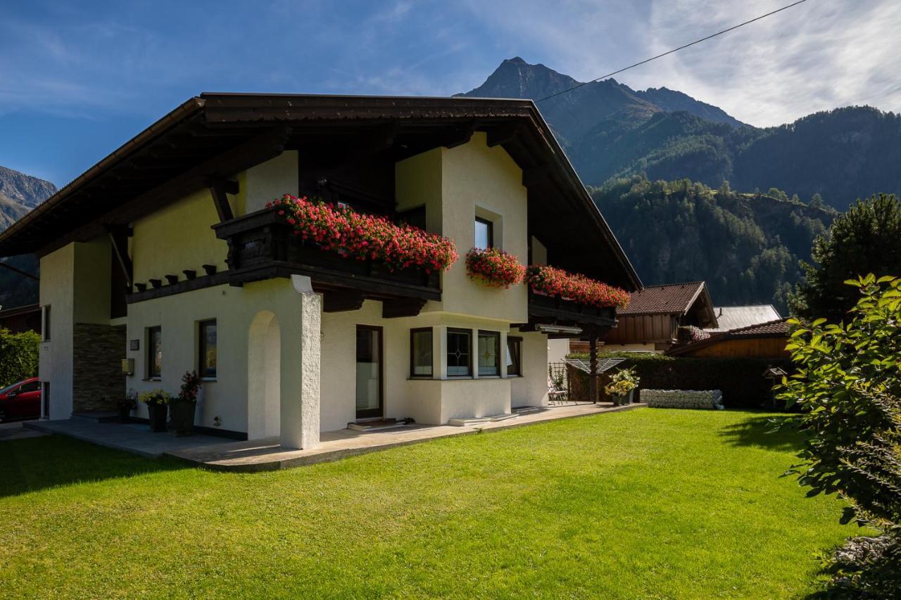 Haus Klaudia Gstrein Appartamento Längenfeld
