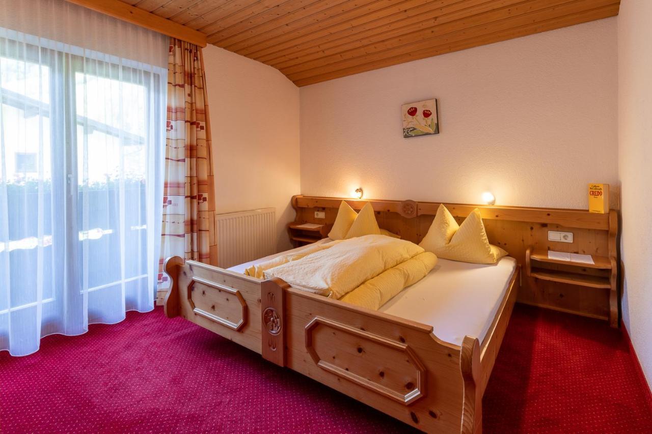 Haus Klaudia Gstrein * Längenfeld